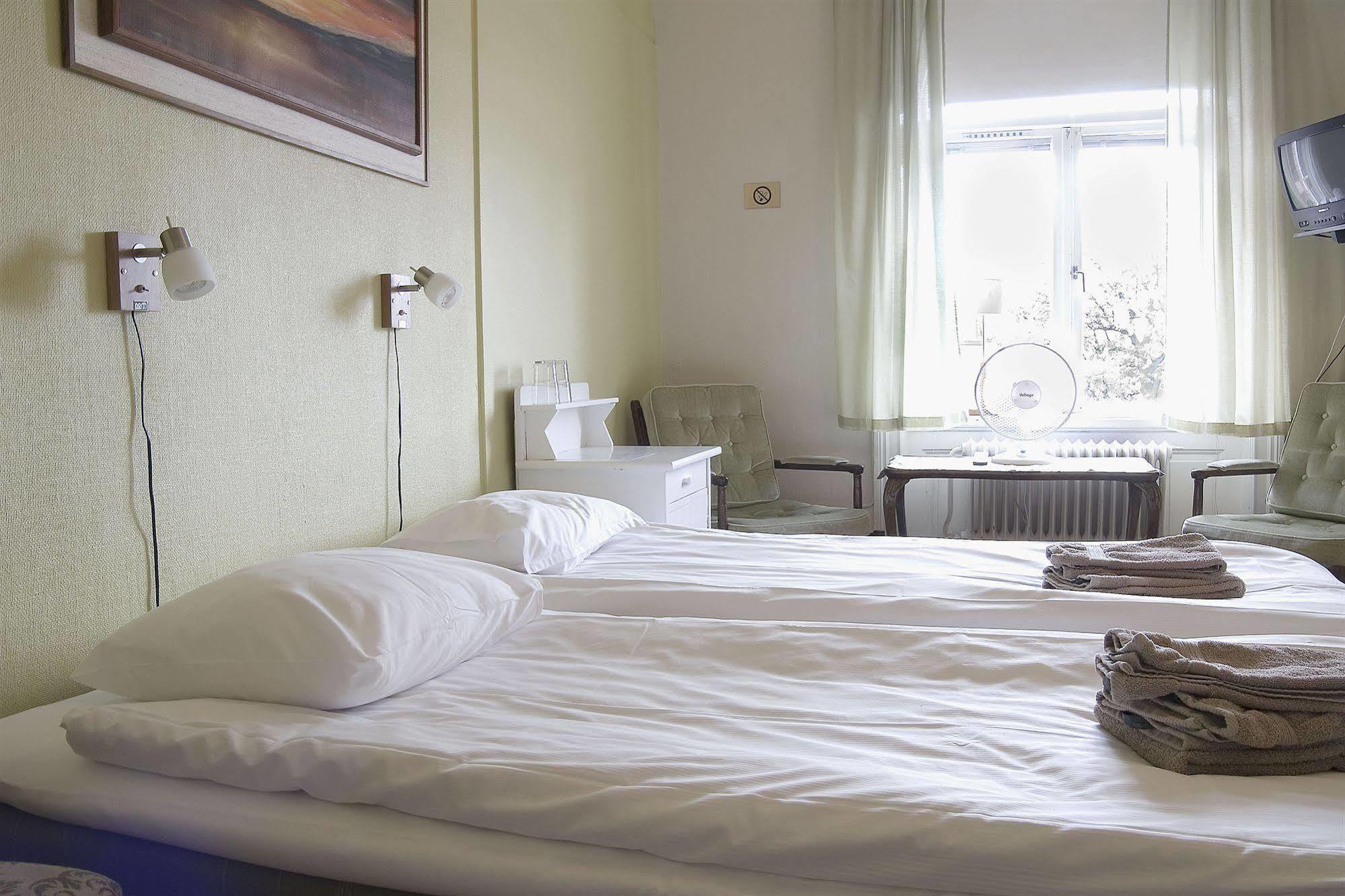 Jaernvaegshotellet Gävle Εξωτερικό φωτογραφία