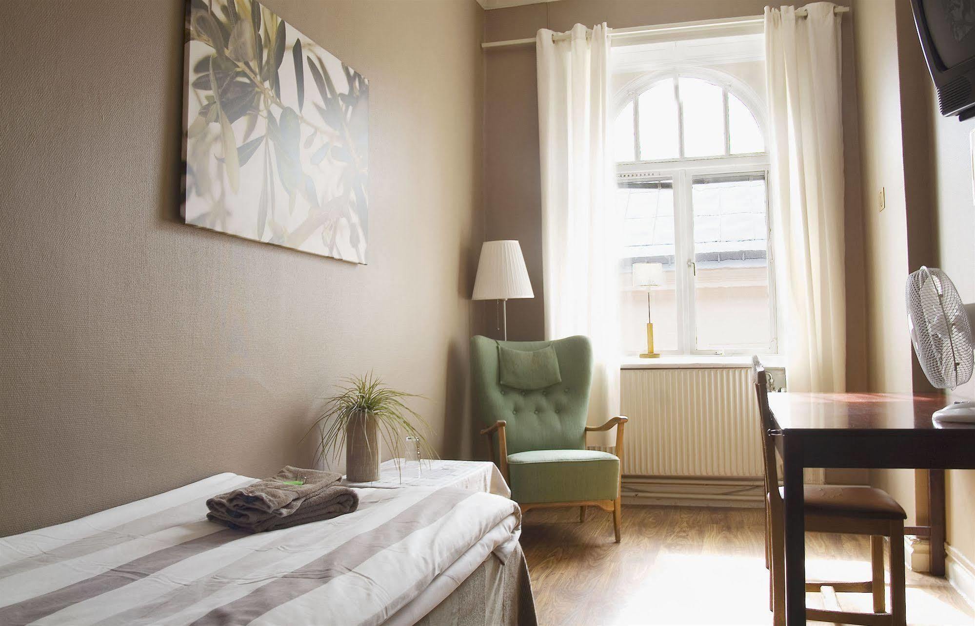 Jaernvaegshotellet Gävle Εξωτερικό φωτογραφία