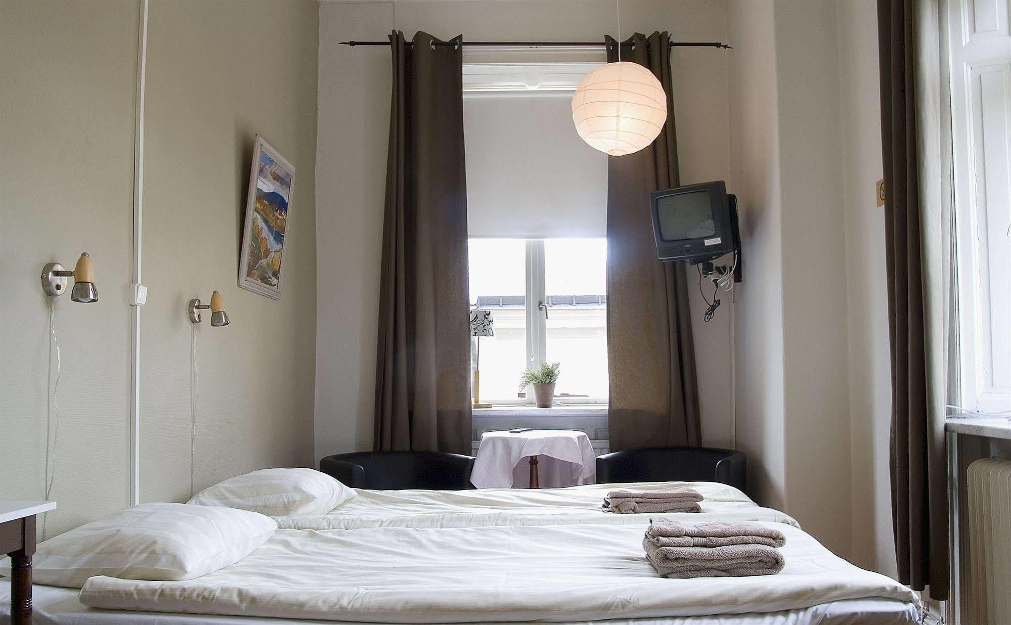 Jaernvaegshotellet Gävle Εξωτερικό φωτογραφία